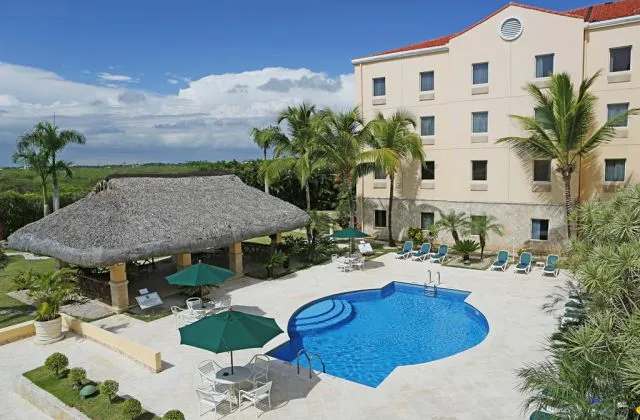 Hotel Quality Real Aeropuerto Santo Domingo piscina